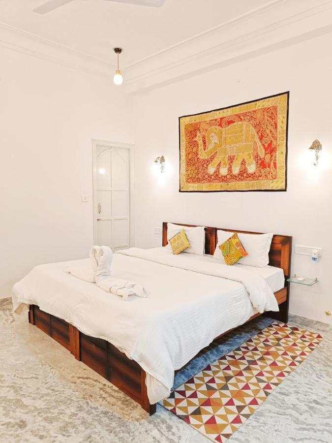 Prakash Ji'S Haveli -Luxurious Lakeside Retreat- Hotel Udaipur Bagian luar foto